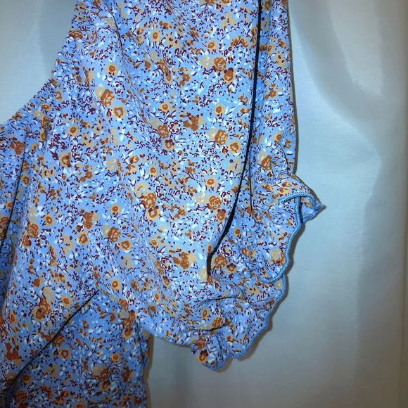 EUC Sz M Floral Tie-Back Puff Sleeve Crop Top Blue On Or Off Shoulder. Boho - Picture 5 of 10